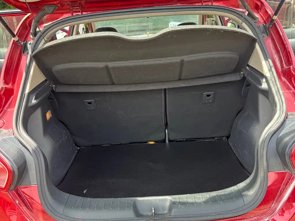 Nissan Tiida — миниатюра 11
