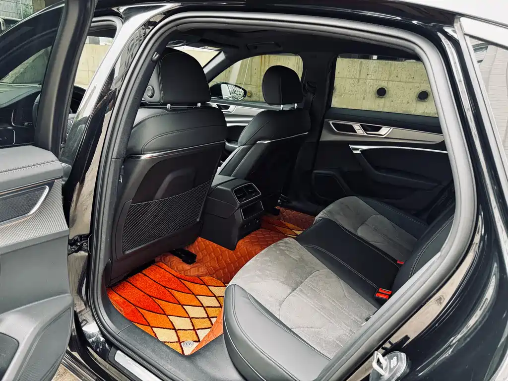 Audi A6L 2023 40 TFSI Luxury