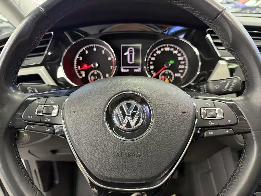 Volkswagen Touran — миниатюра 10