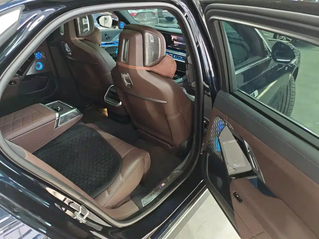 BMW 7 Series 7 2023 740Li Premium M Sport