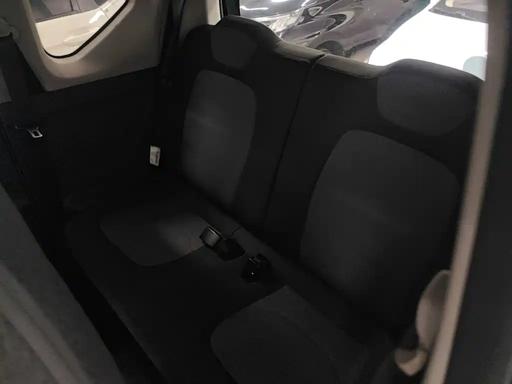 Wuling MINIEV — миниатюра 17