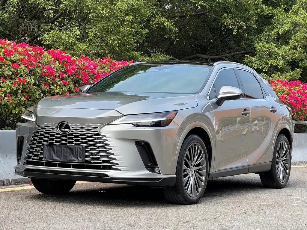 Lexus RX 2023