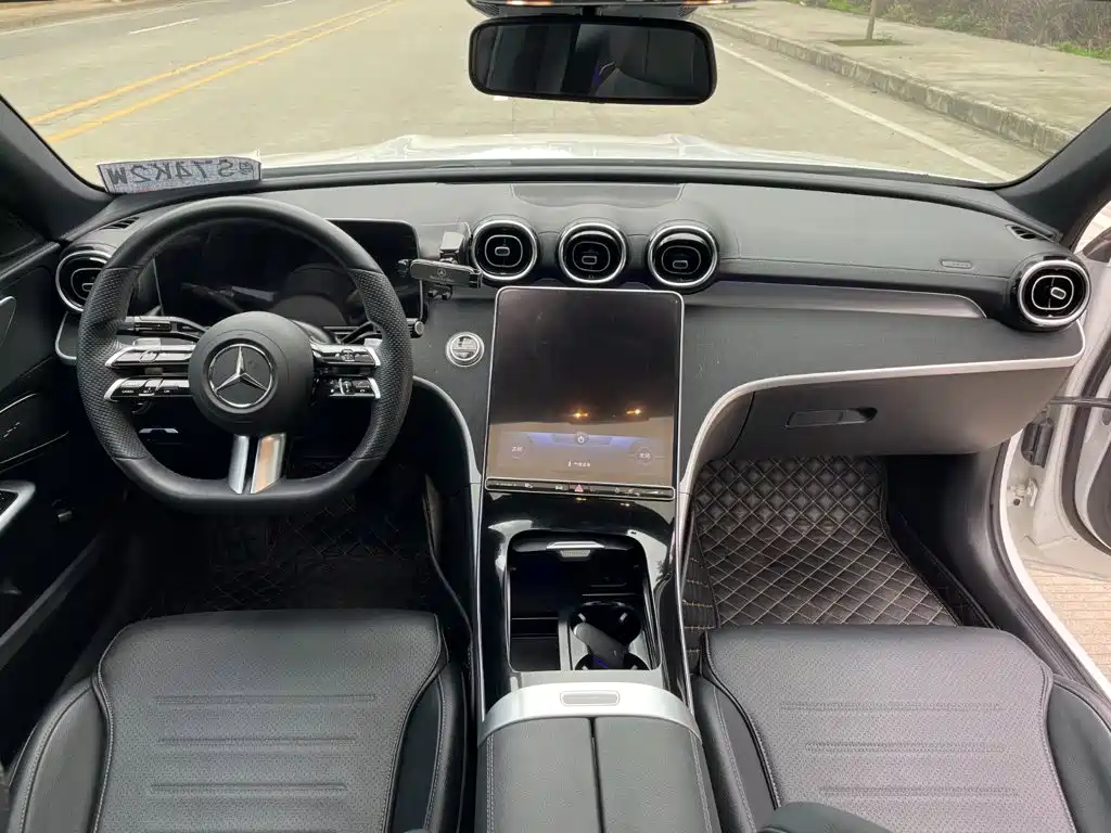 Mercedes-Benz C-Class — миниатюра 7
