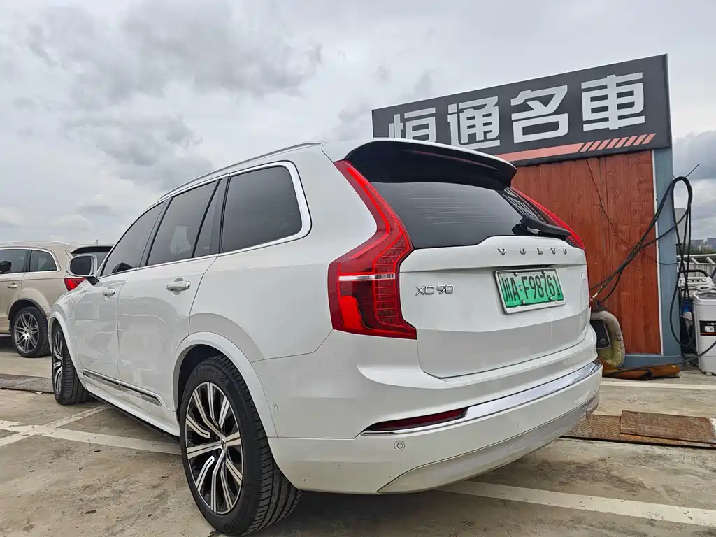 Volvo XC90 PHEV — миниатюра 12