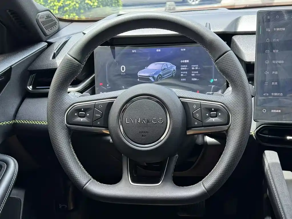 Lynk & Co 03 — миниатюра 20