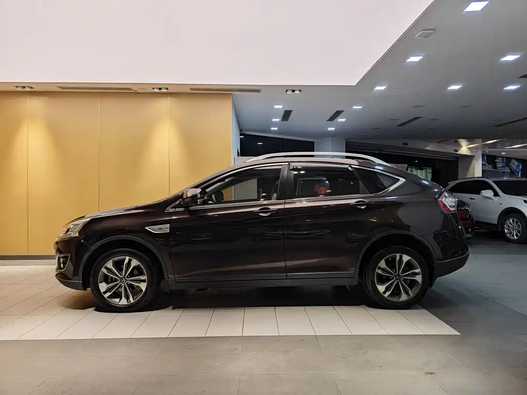 Luxgen 6 SUV 2014 1.8T