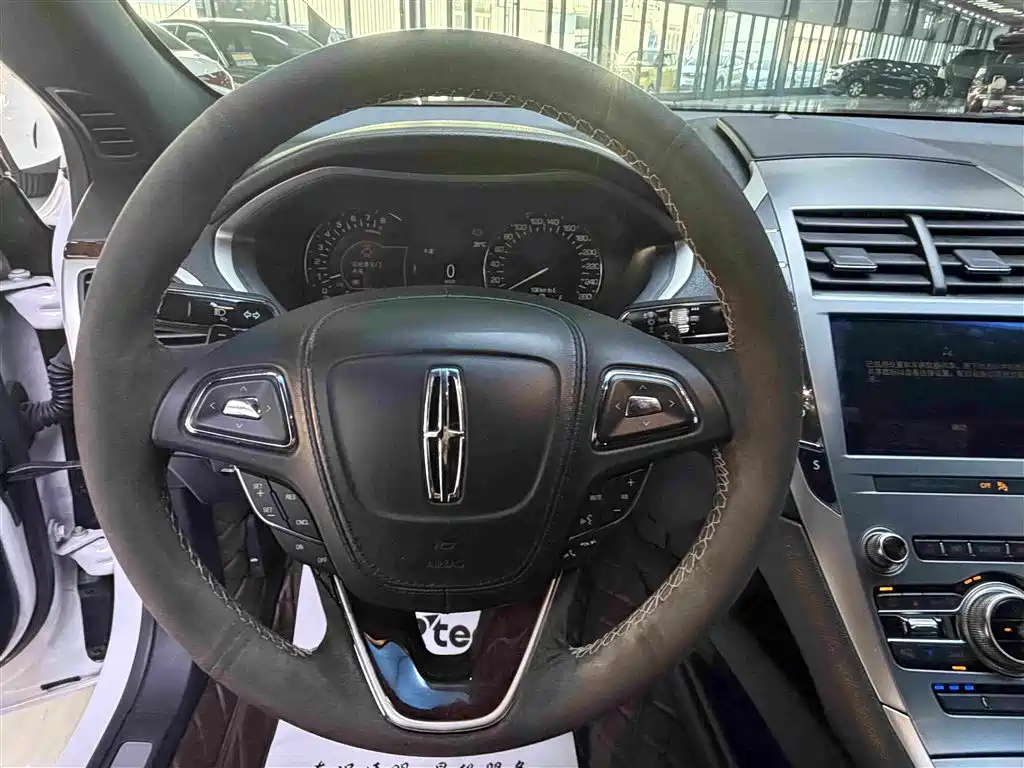 Lincoln MKZ — миниатюра 12