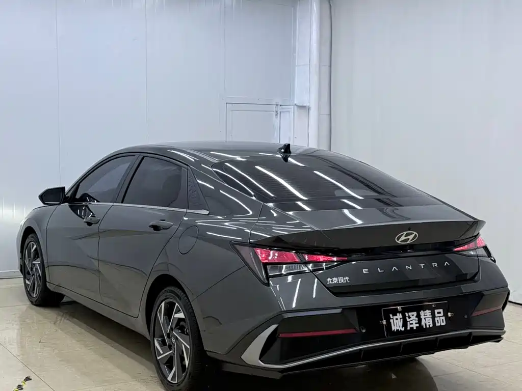 Hyundai Elantra 2023 1.5L CVT LUX Luxury