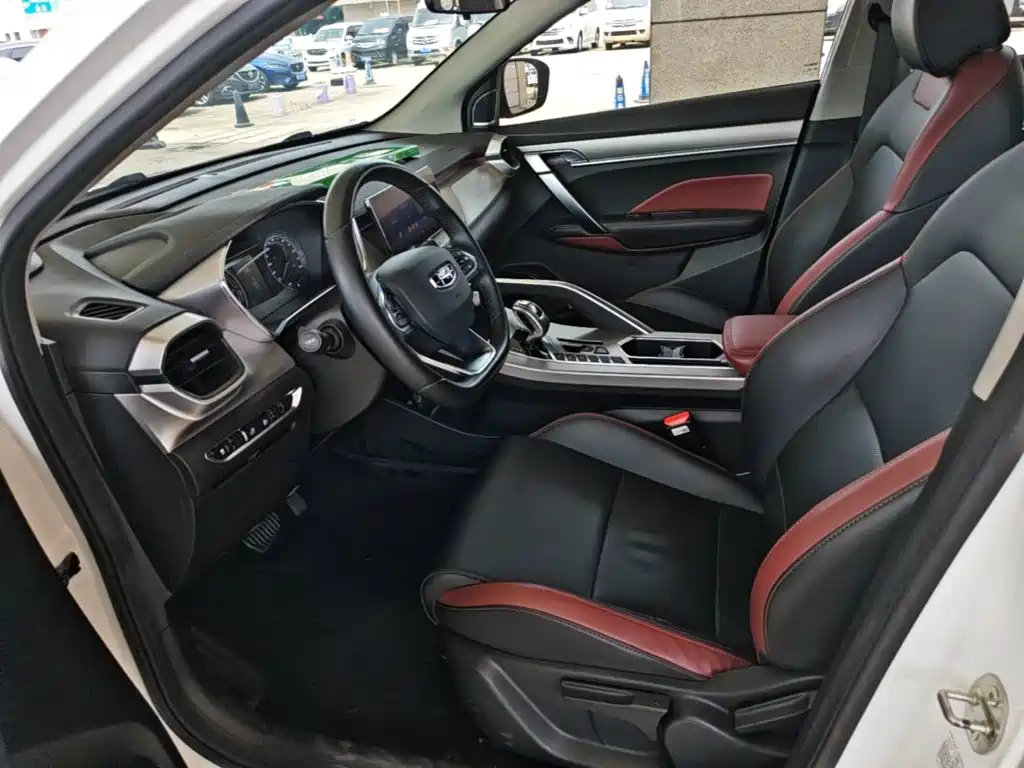 Geely Binyue — миниатюра 15