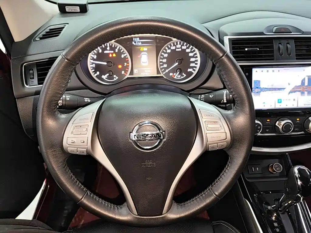Nissan Tiida — миниатюра 11