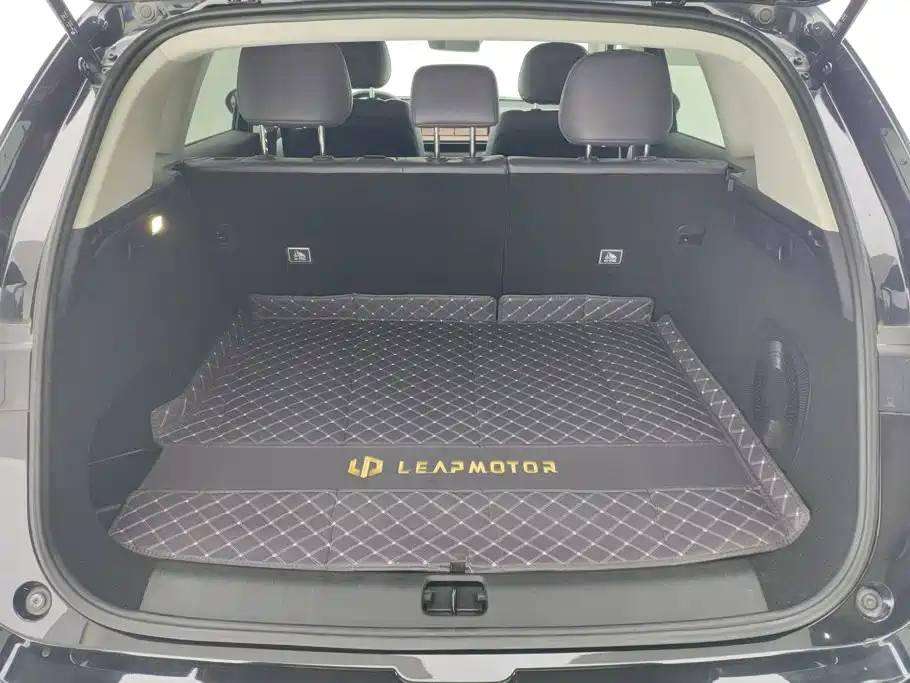 Leapmotor Leapmotor C10 — миниатюра 4