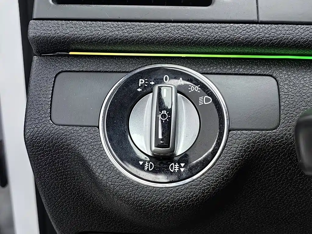 Mercedes-Benz C-Class (Import) — миниатюра 21