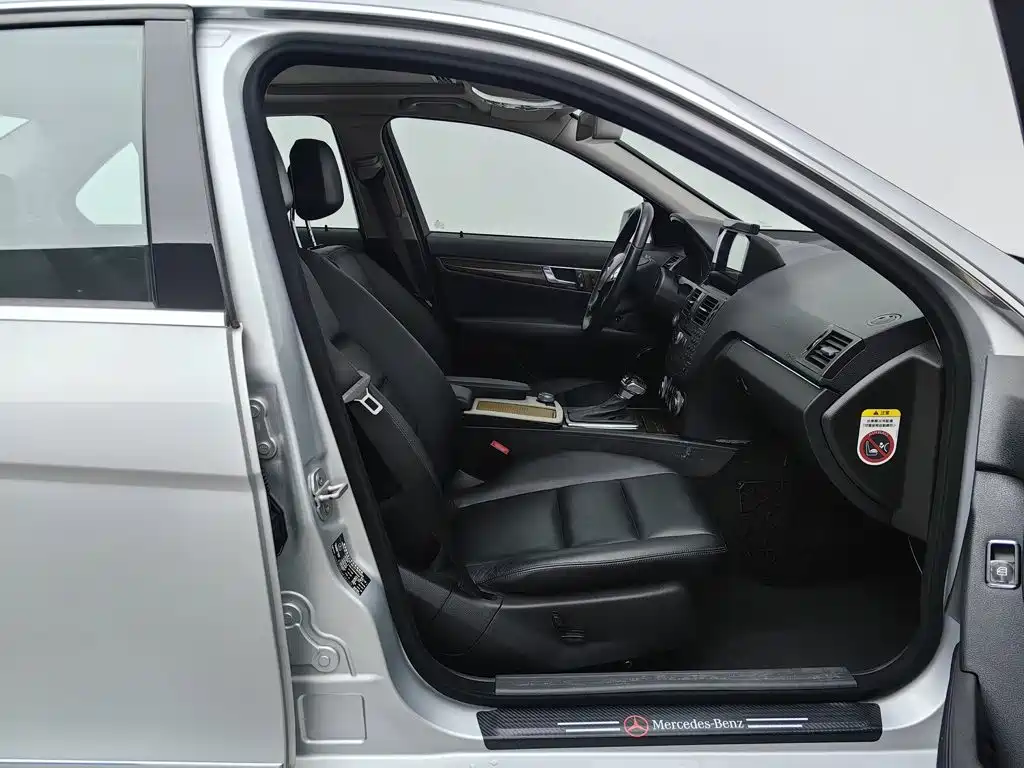 Mercedes-Benz C-Class (Import) — миниатюра 23