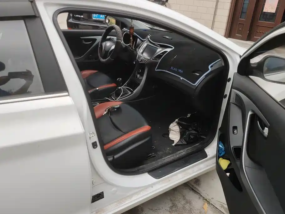 Hyundai Elantra Langdong — миниатюра 8
