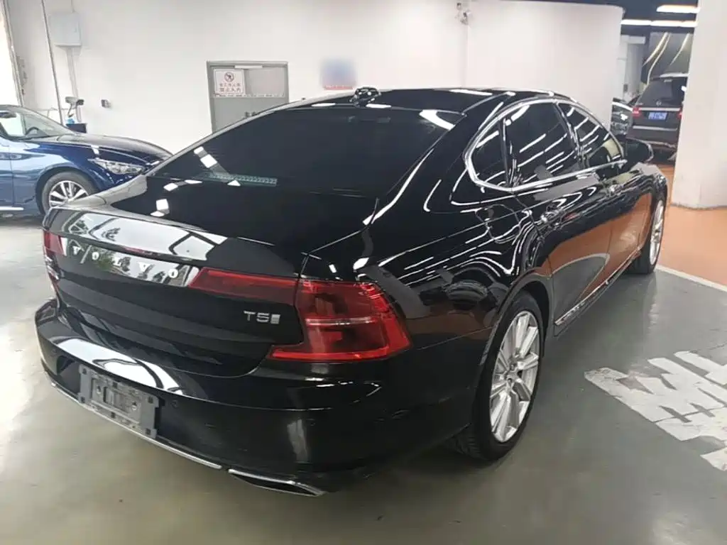 Volvo S90 — миниатюра 7