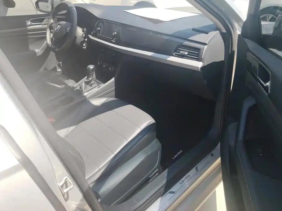 Volkswagen Lavida — миниатюра 8
