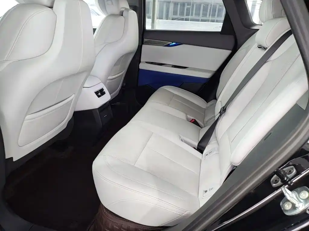 Cadillac IQ — миниатюра 17