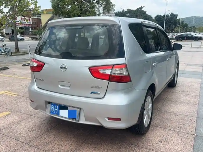 Nissan Livina — миниатюра 4