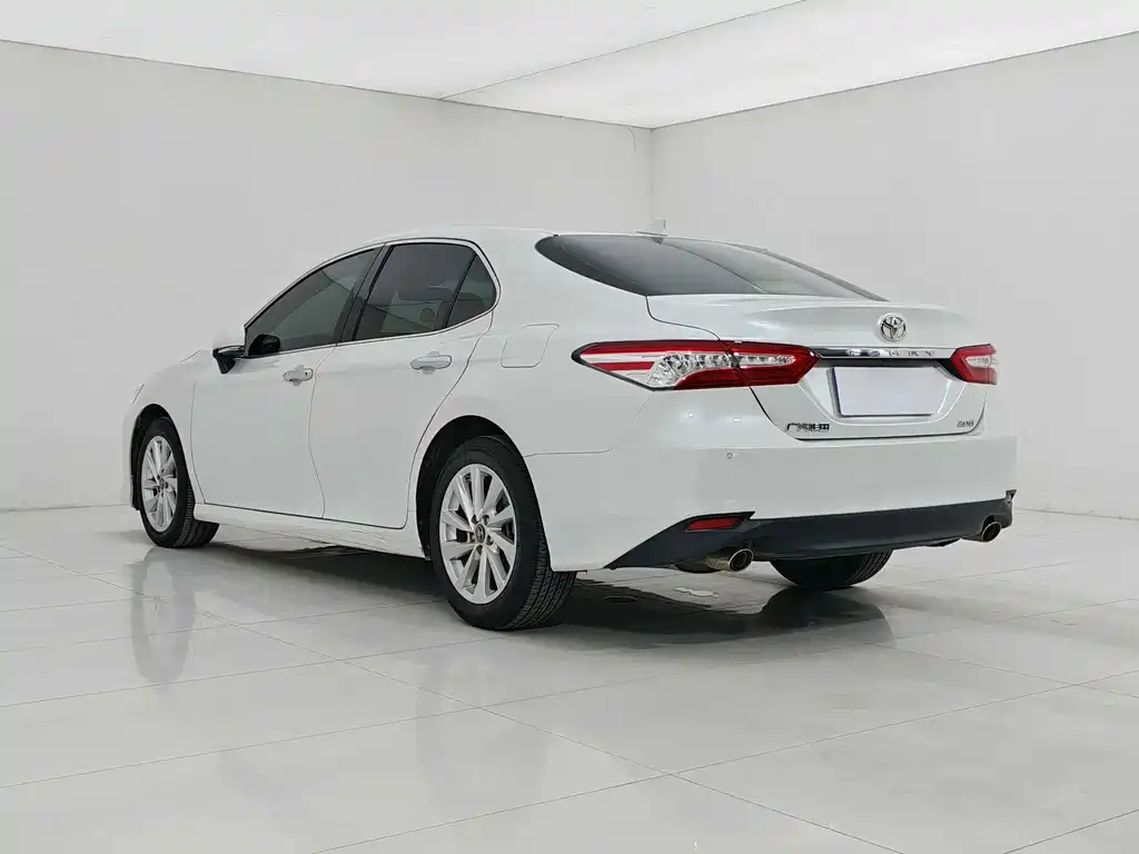 Toyota Camry 2021 2.0G Luxury