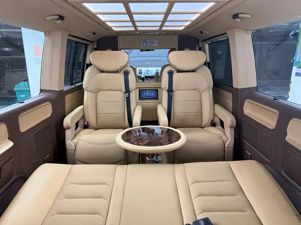 Volkswagen Caravelle 2017 2.0TSI Comfort 7 мест