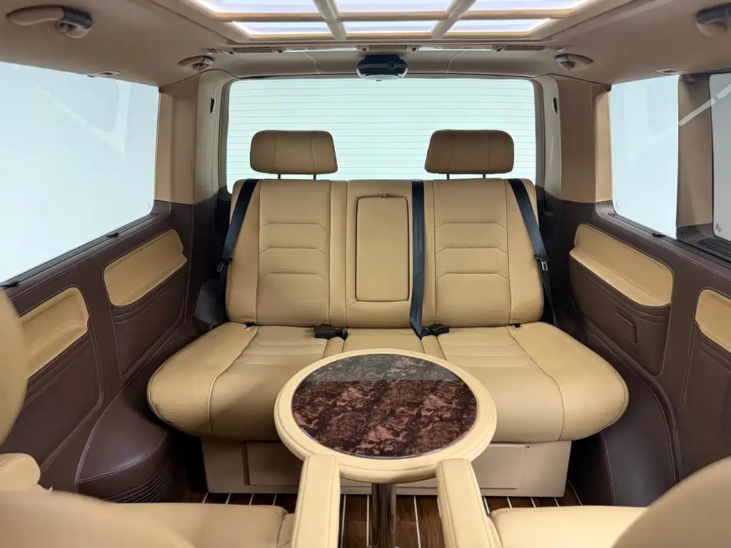 Volkswagen Caravelle 2017 2.0TSI Comfort 7 мест