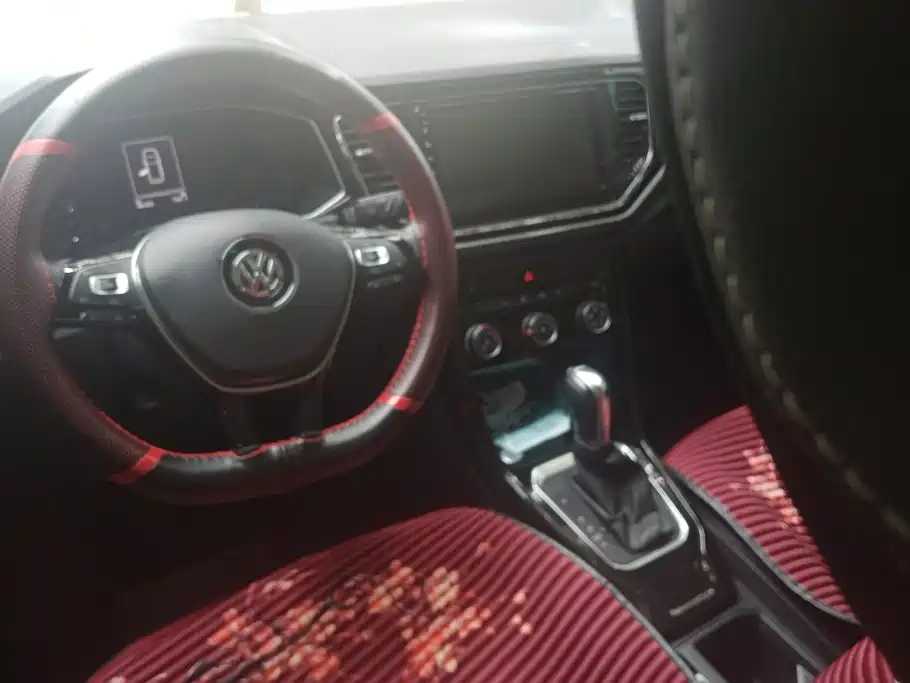 Volkswagen T-Roc — миниатюра 12