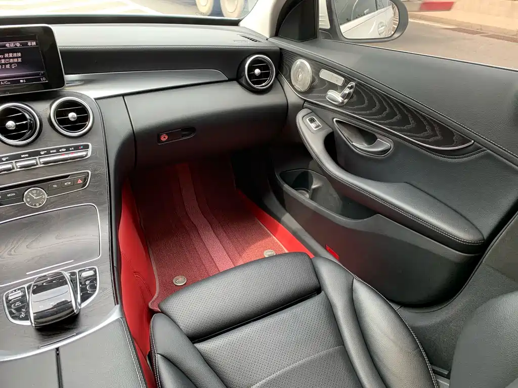 Mercedes-Benz C-Class — миниатюра 7