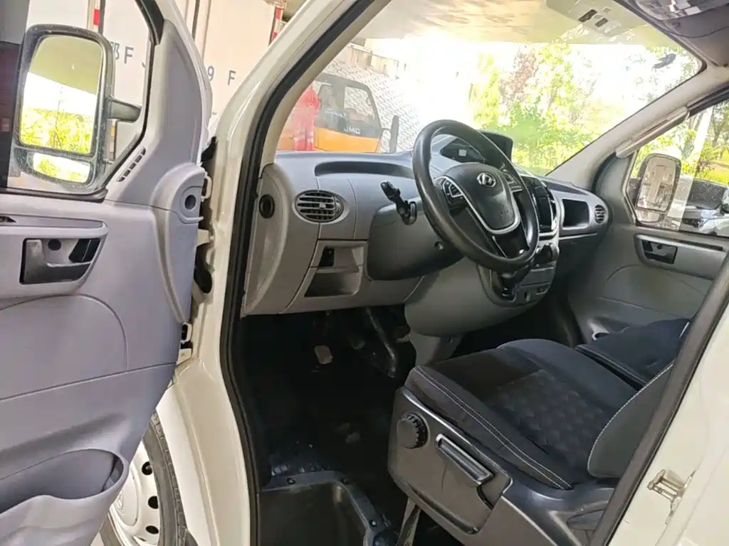 Maxus V80 — миниатюра 16