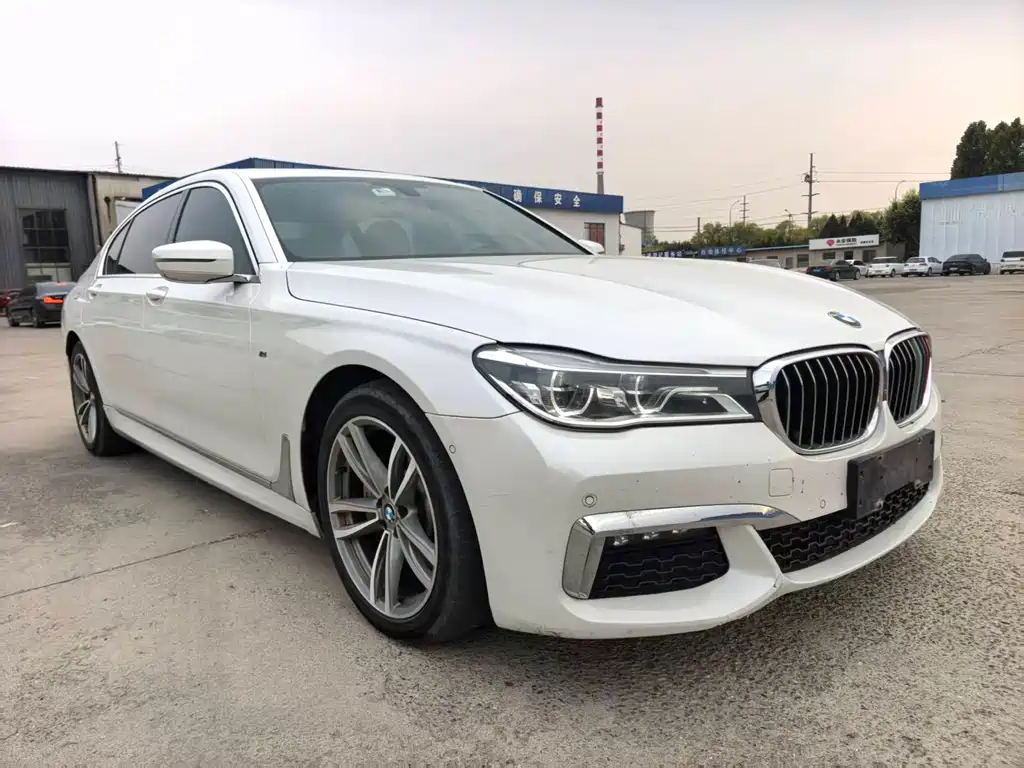 BMW 7 Series — миниатюра 3