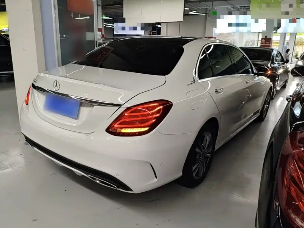 Mercedes-Benz C-Class — миниатюра 7