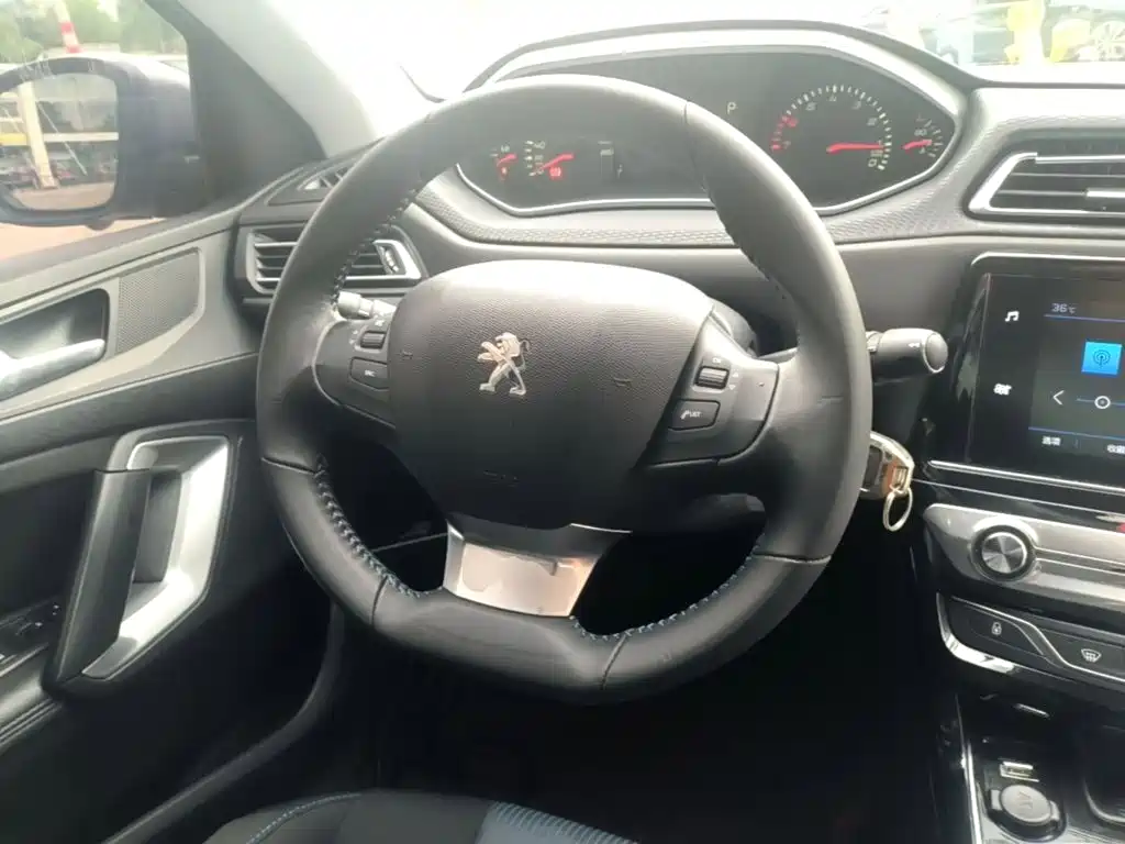 Peugeot 308 — миниатюра 11