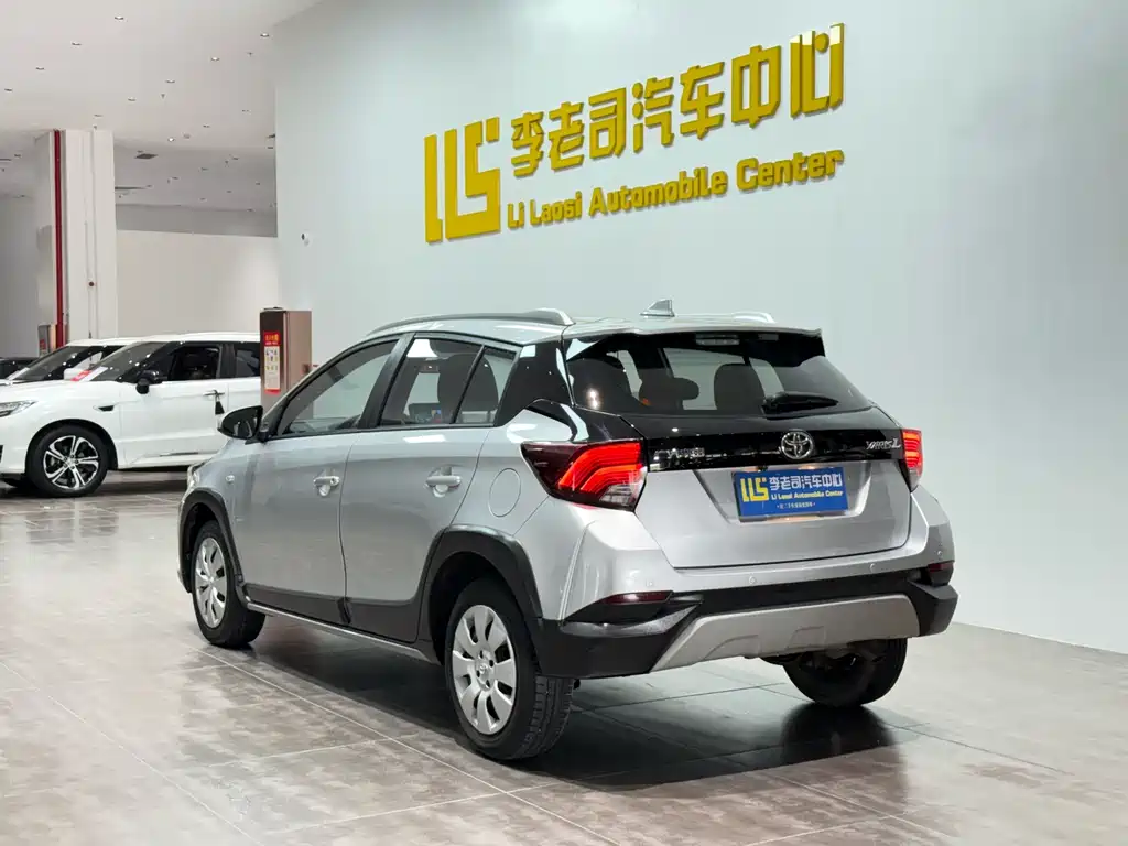 Toyota Yaris L — миниатюра 5