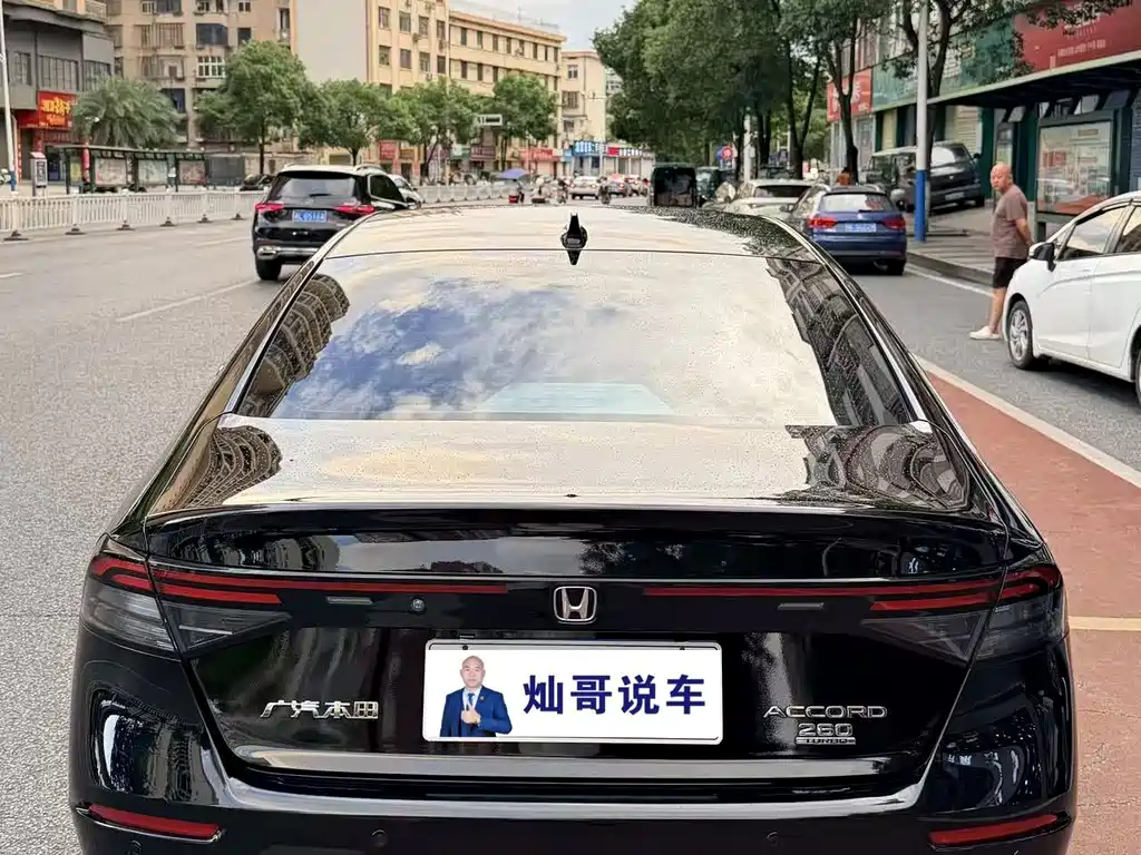 Honda Accord — миниатюра 5