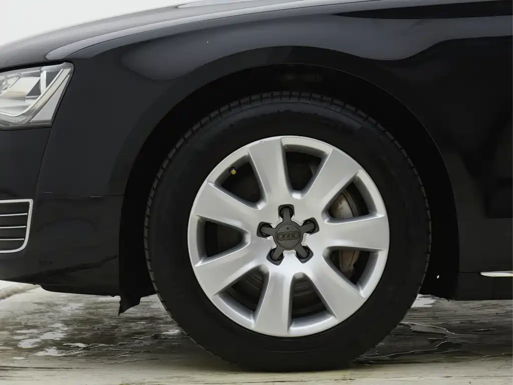 Audi A8 — миниатюра 9