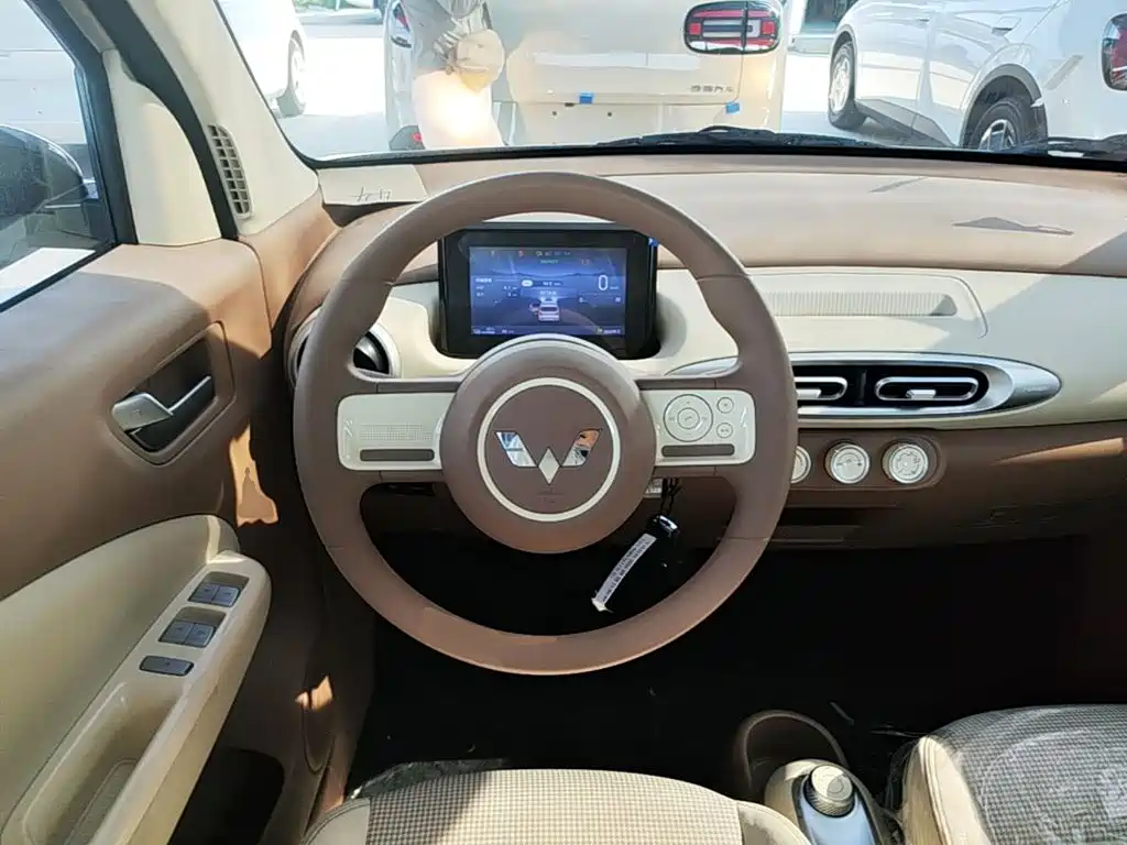 Wuling MINIEV — миниатюра 11