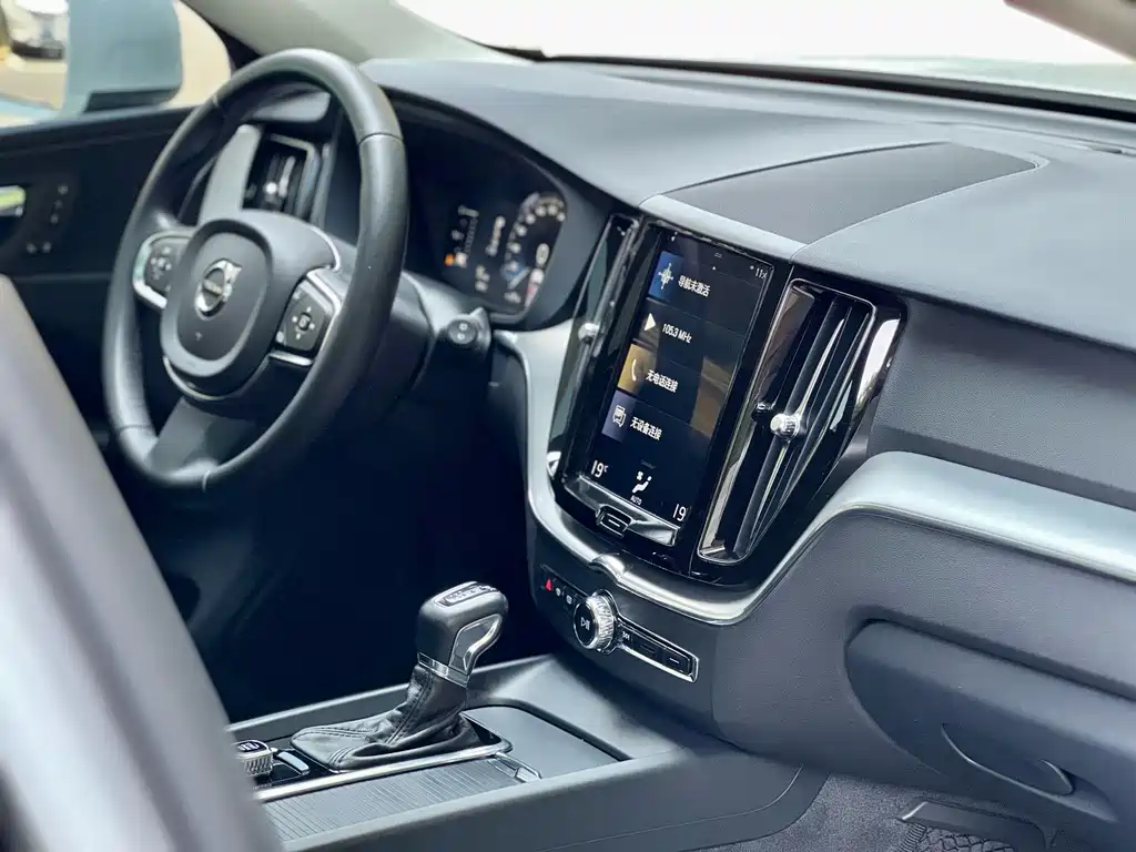 Volvo XC60 — миниатюра 13