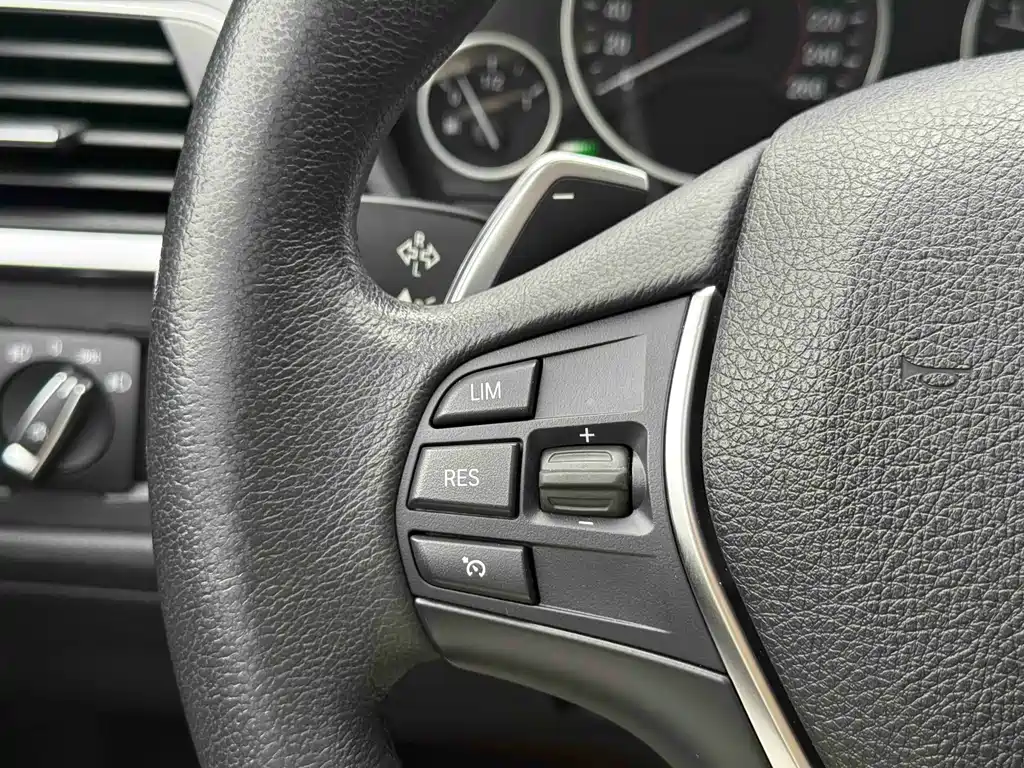 BMW 3 Series — миниатюра 15