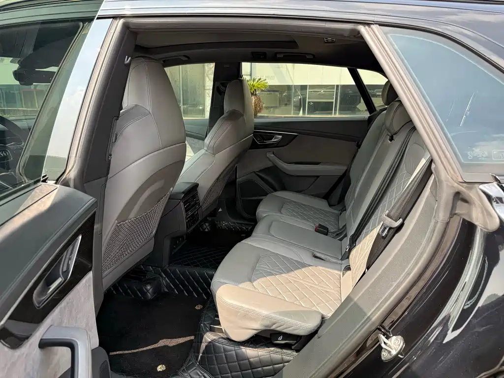 Audi Q8 — миниатюра 6