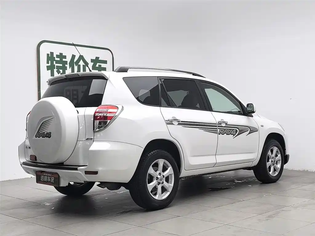Toyota RAV4 2010 2.0L AT Luxury