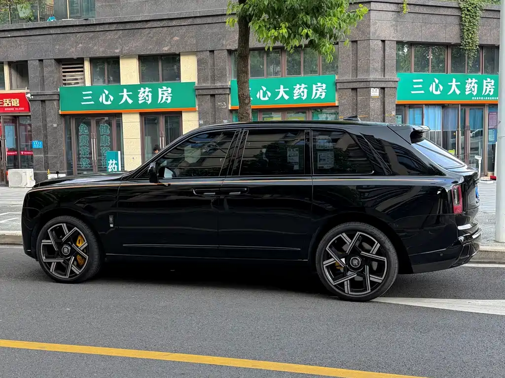 Rolls-Royce Cullinan — миниатюра 3