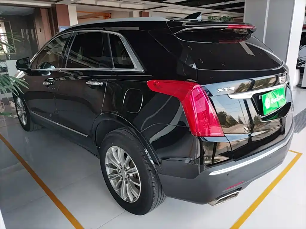 Cadillac XT5 — миниатюра 5