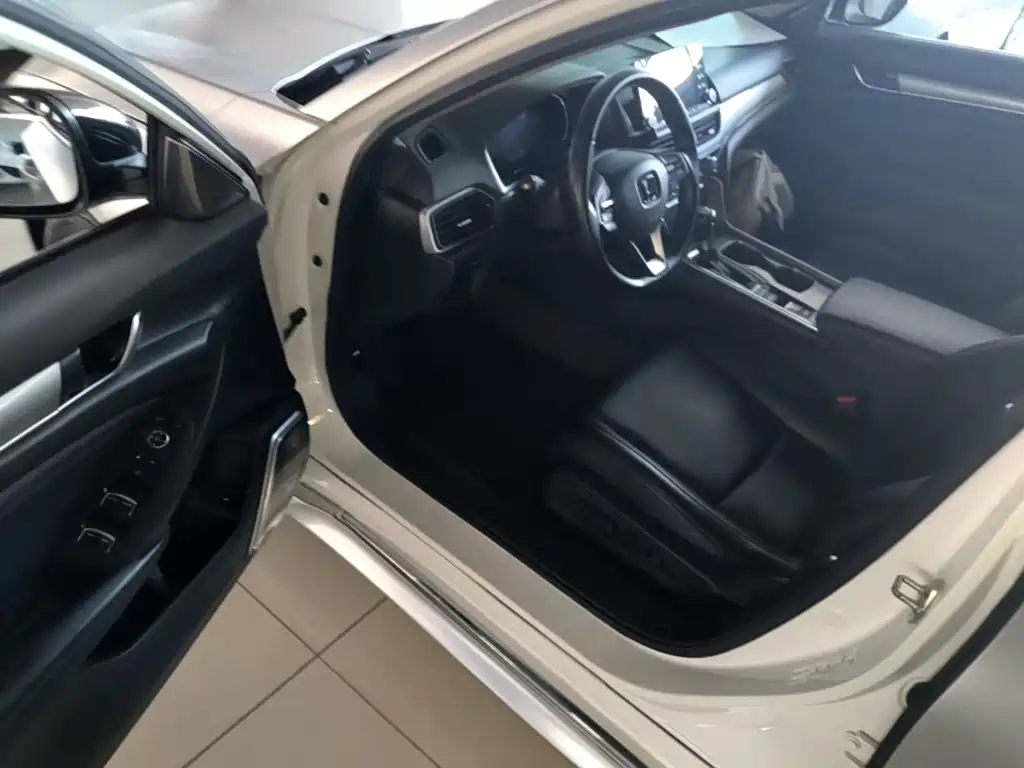 Honda Accord — миниатюра 16