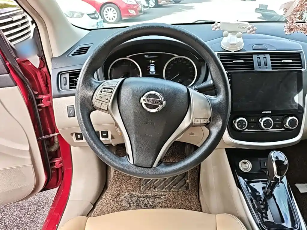 Nissan Tiida — миниатюра 11