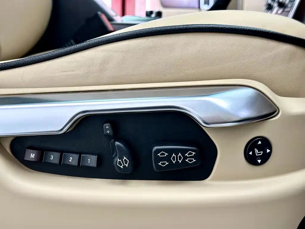 Land Rover Range Rover — миниатюра 14