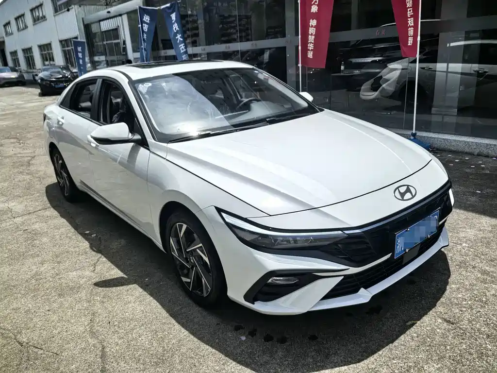 Hyundai Elantra — миниатюра 3
