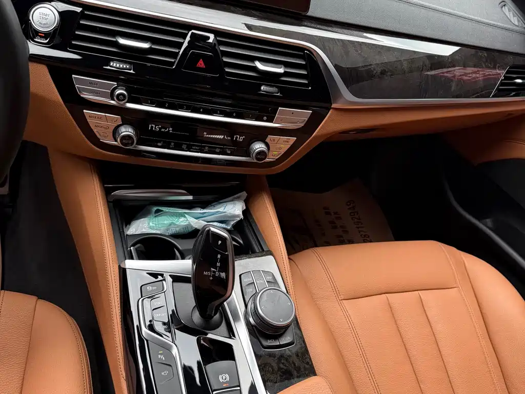 BMW 5 Series — миниатюра 25