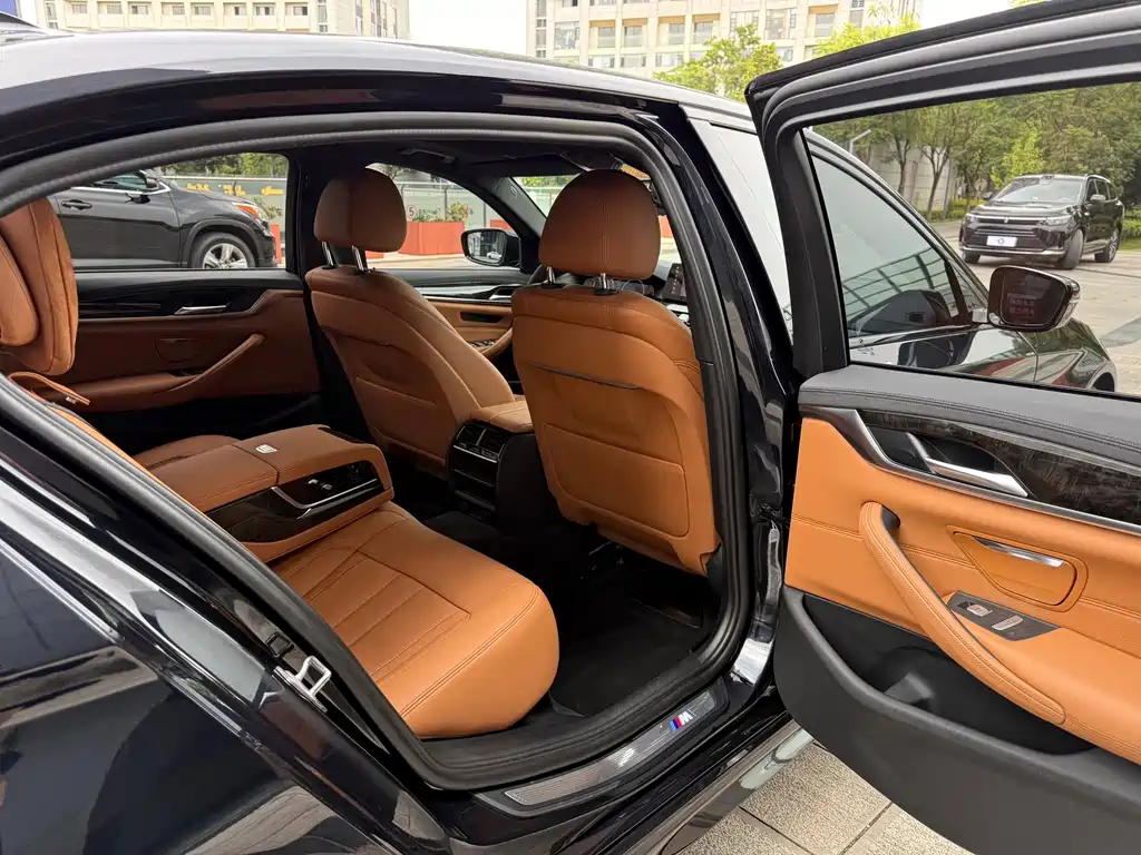 BMW 5 Series — миниатюра 42