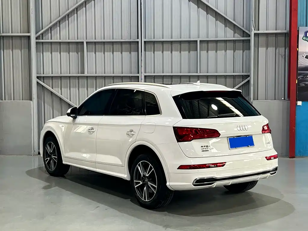 Audi Q5L — миниатюра 9