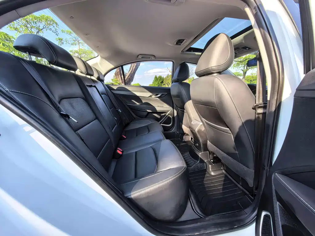 Geely Emgrand — миниатюра 9