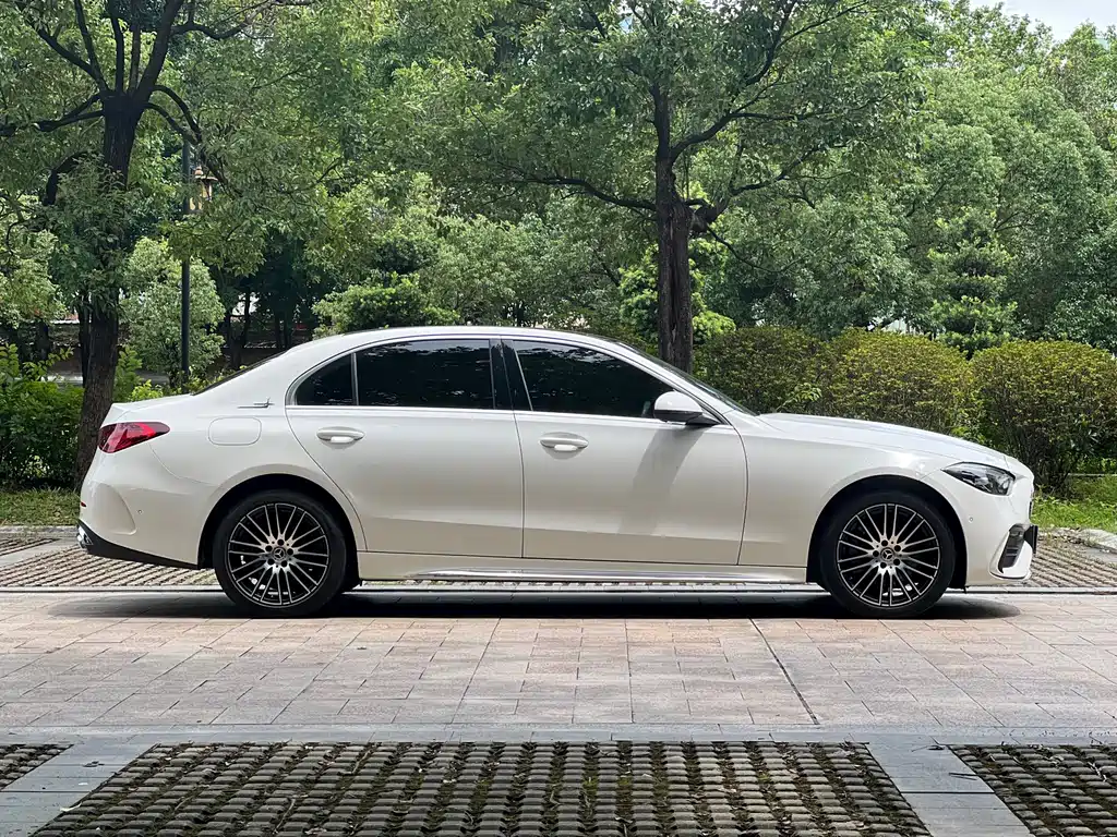 Mercedes-Benz C-Class — миниатюра 7